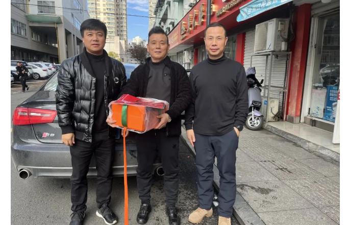 耀彩网光电开展春节前走访慰问活动